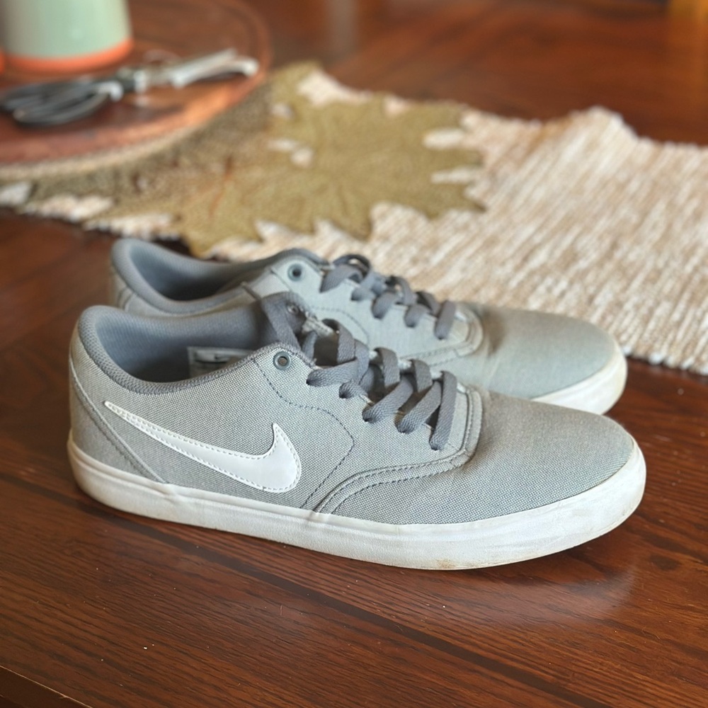 Nike SB Men's Gray Sneakers